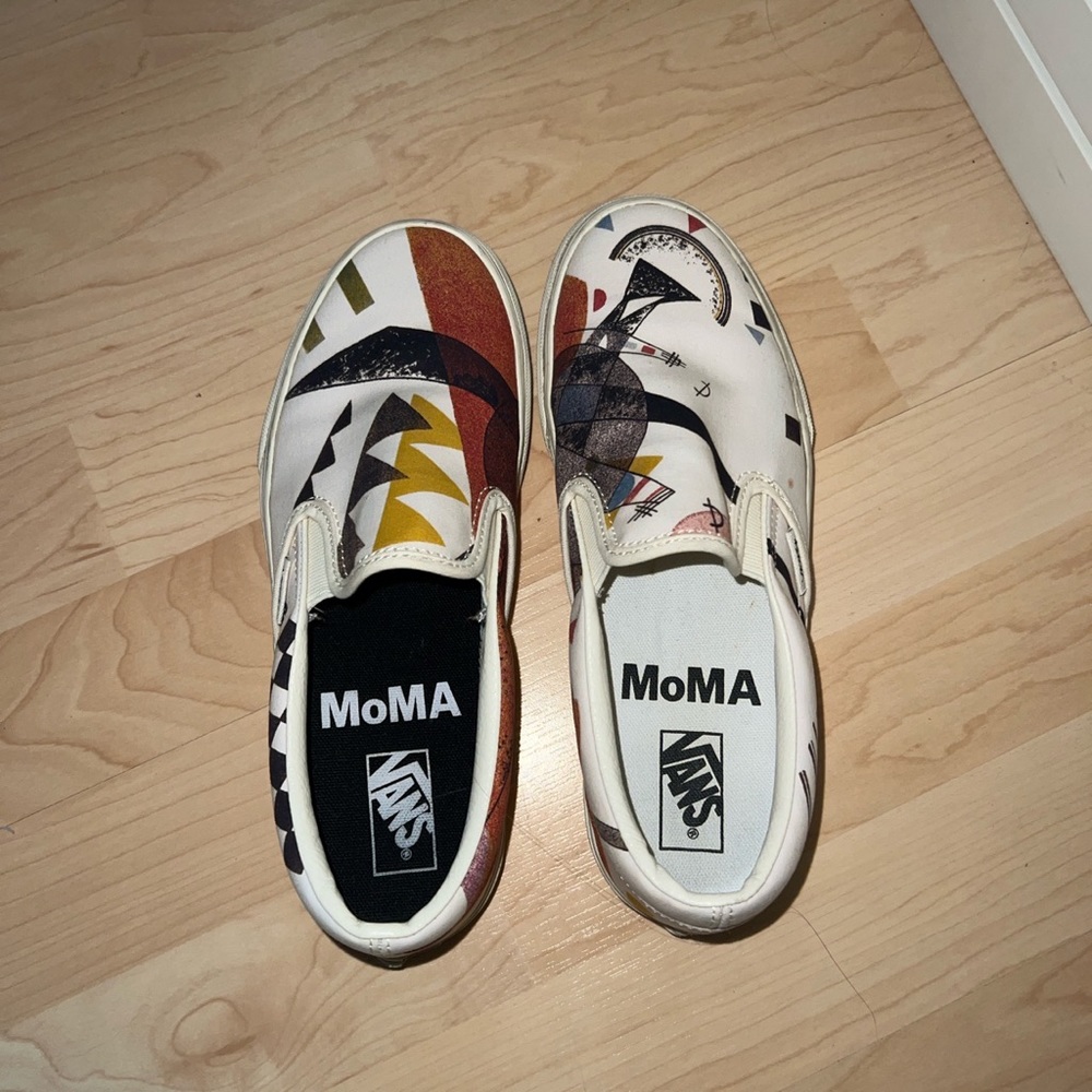 MOMA Slip on Vans